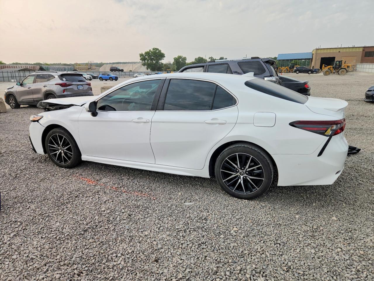 2023 TOYOTA CAMRY SE — снимка 2