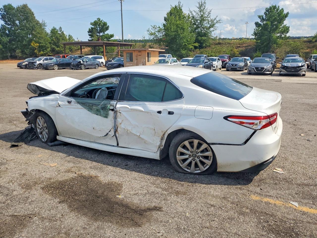 2018 TOYOTA CAMRY LE — снимка 2