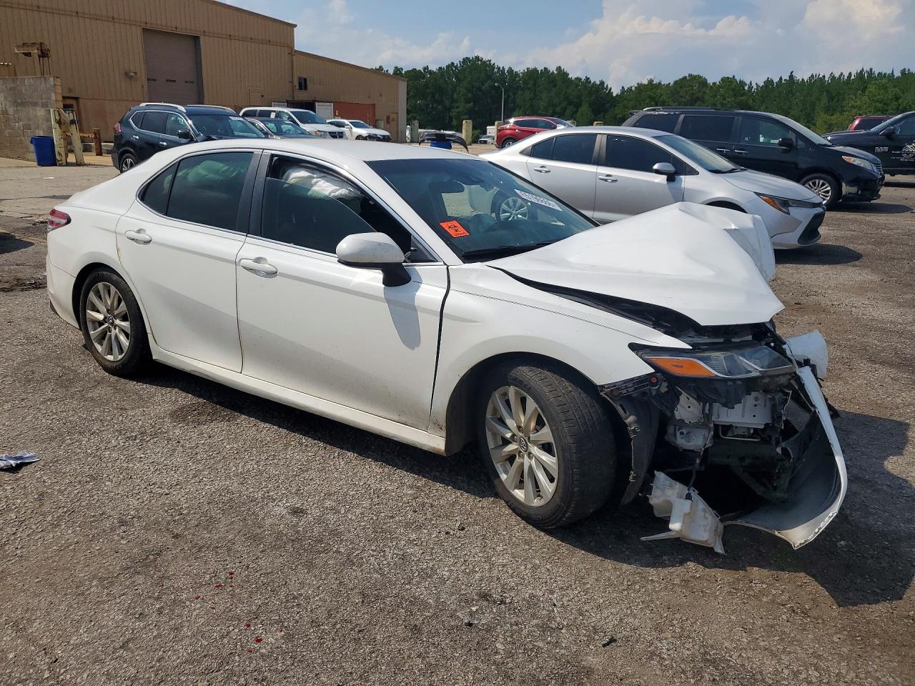 2018 TOYOTA CAMRY LE — снимка 4