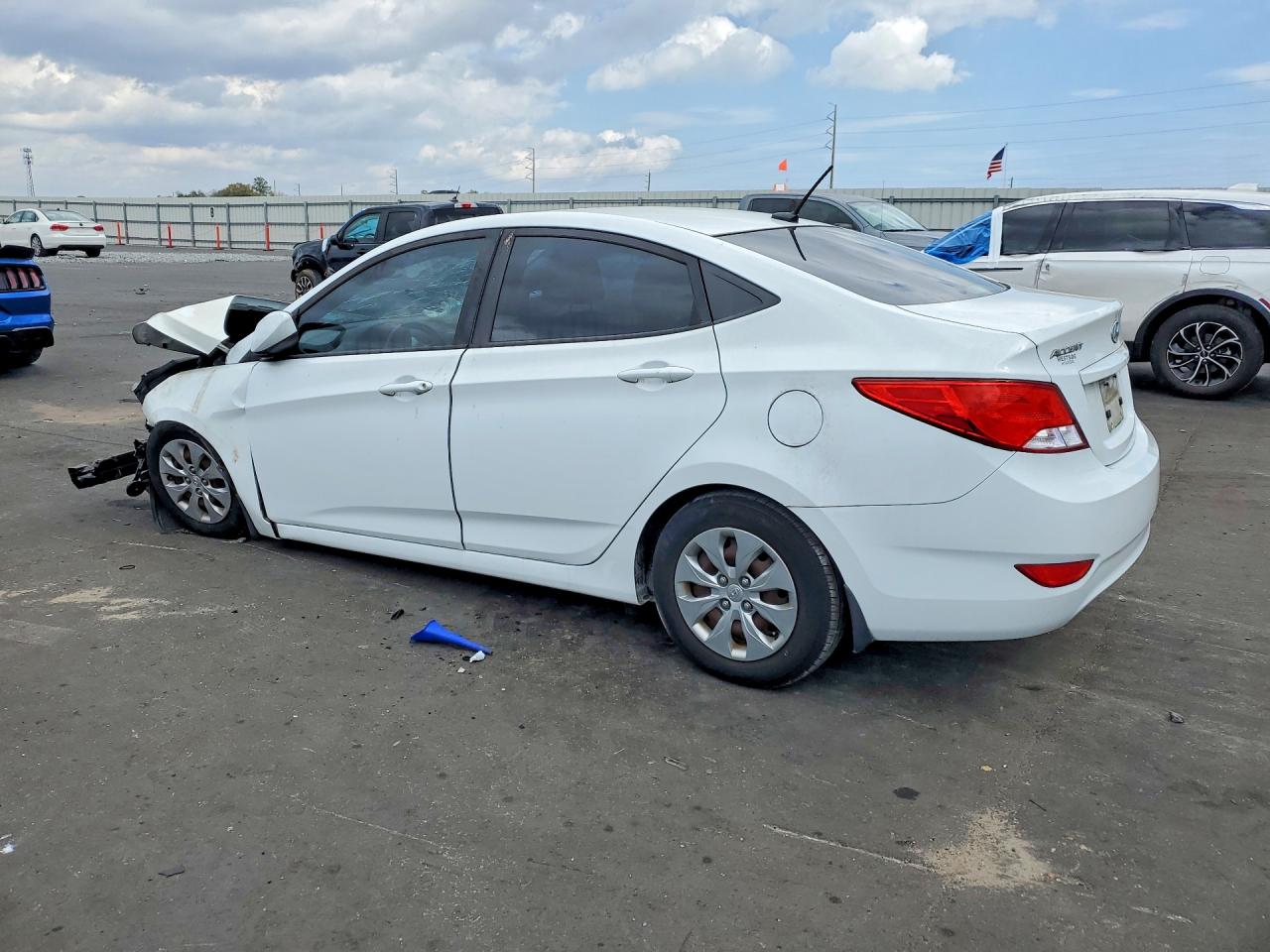 2017 HYUNDAI ACCENT SE — снимка 2