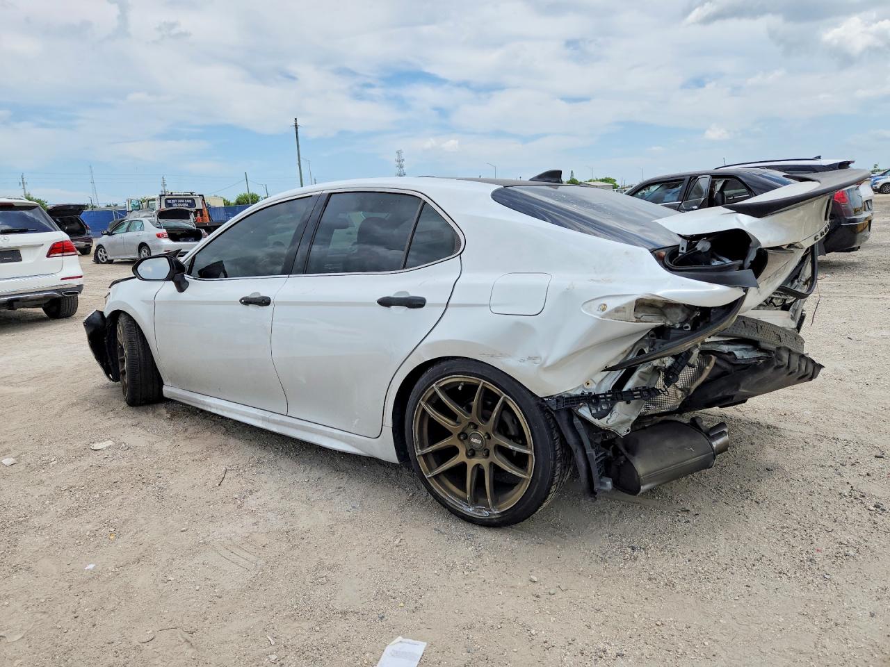 2019 TOYOTA CAMRY XSE — снимка 2