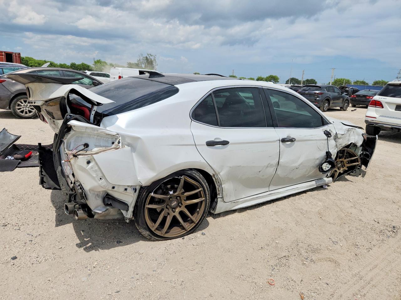 2019 TOYOTA CAMRY XSE — снимка 3