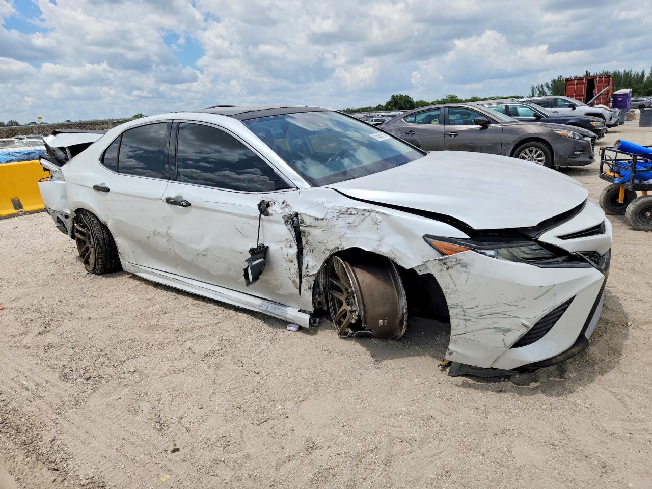 2019 TOYOTA CAMRY XSE — снимка 4