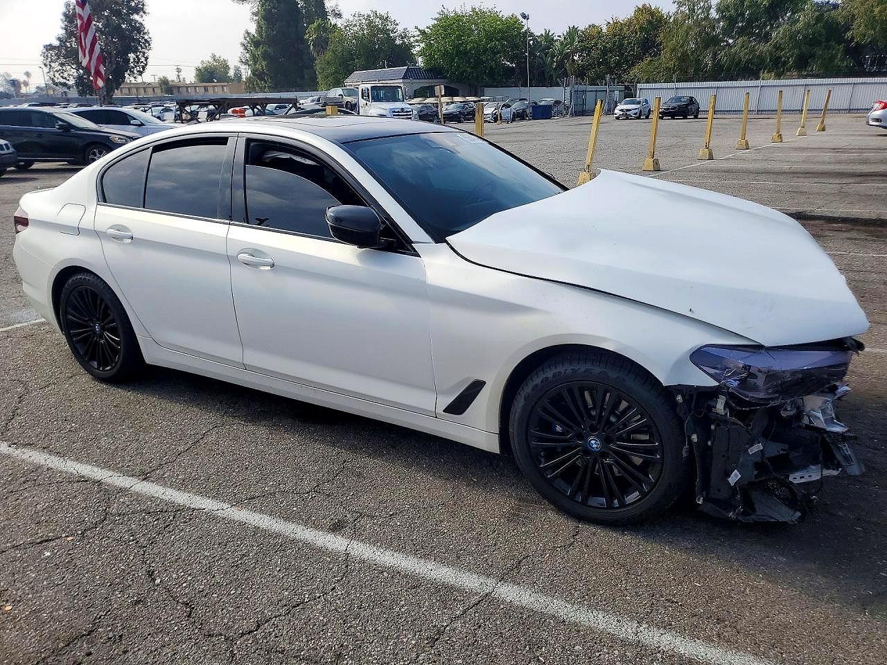 2019 BMW 530E — снимка 4