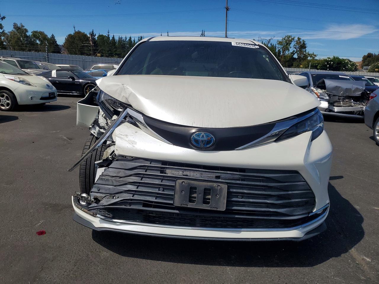 2021 TOYOTA SIENNA XLE — снимка 5