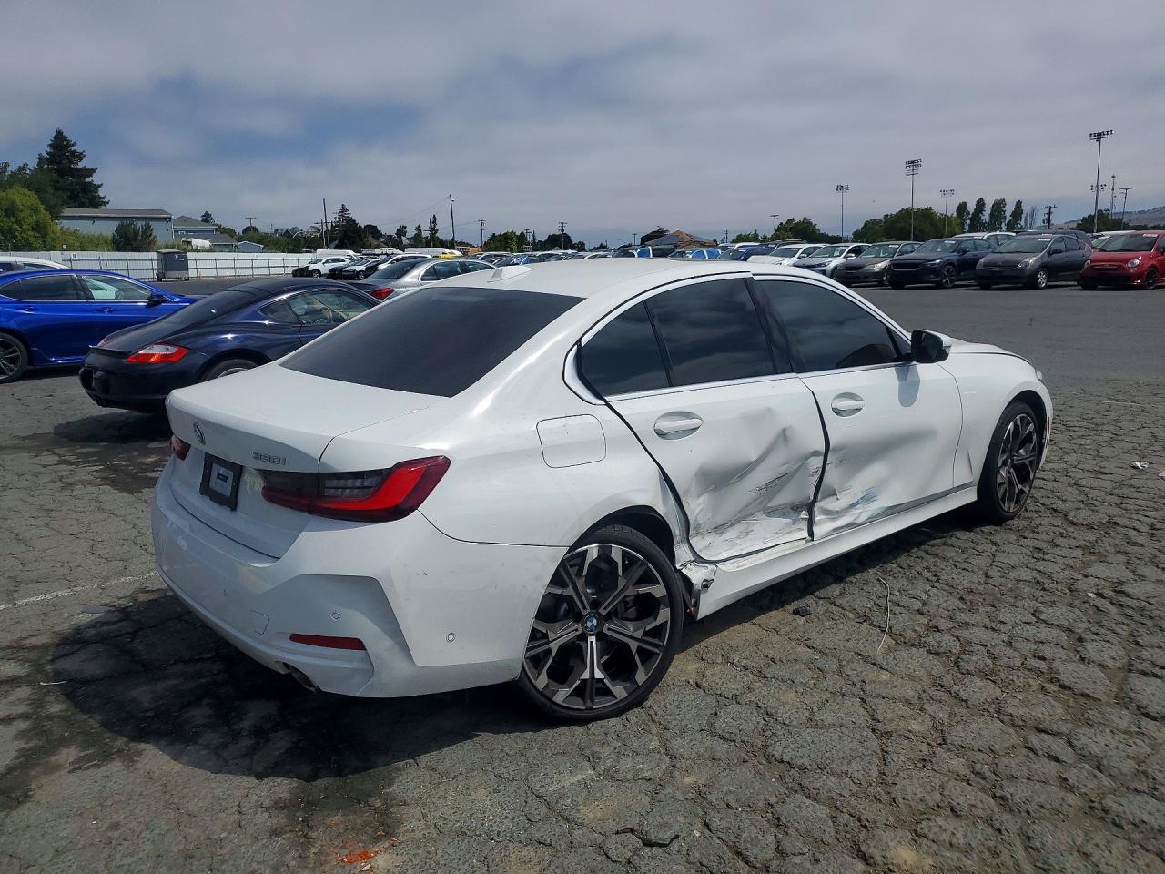 2025 BMW 330I — снимка 3