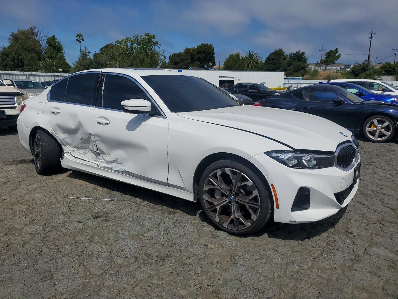2025 BMW 330I — снимка 4