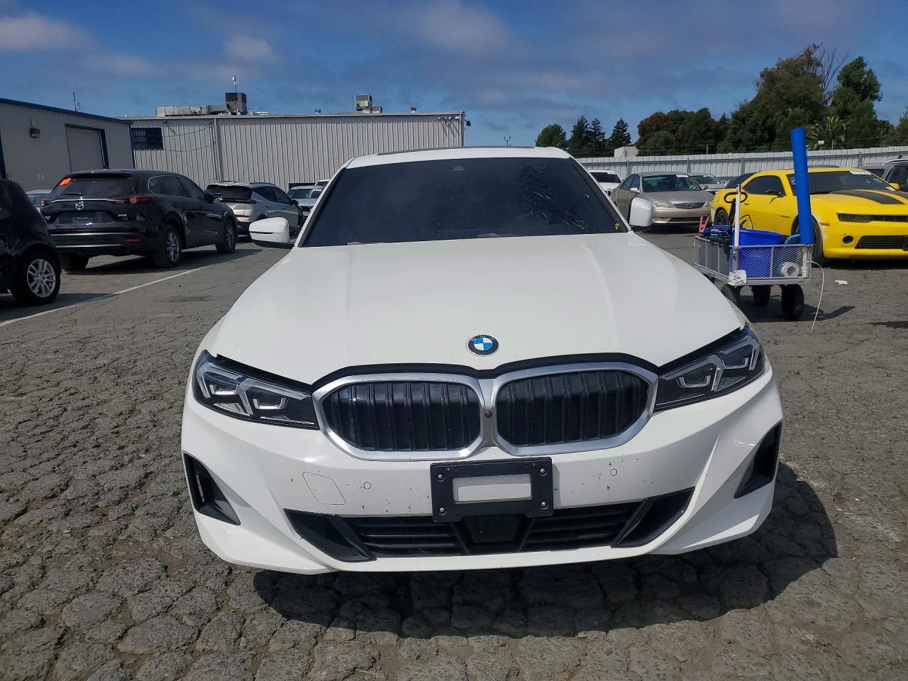 2025 BMW 330I — снимка 5