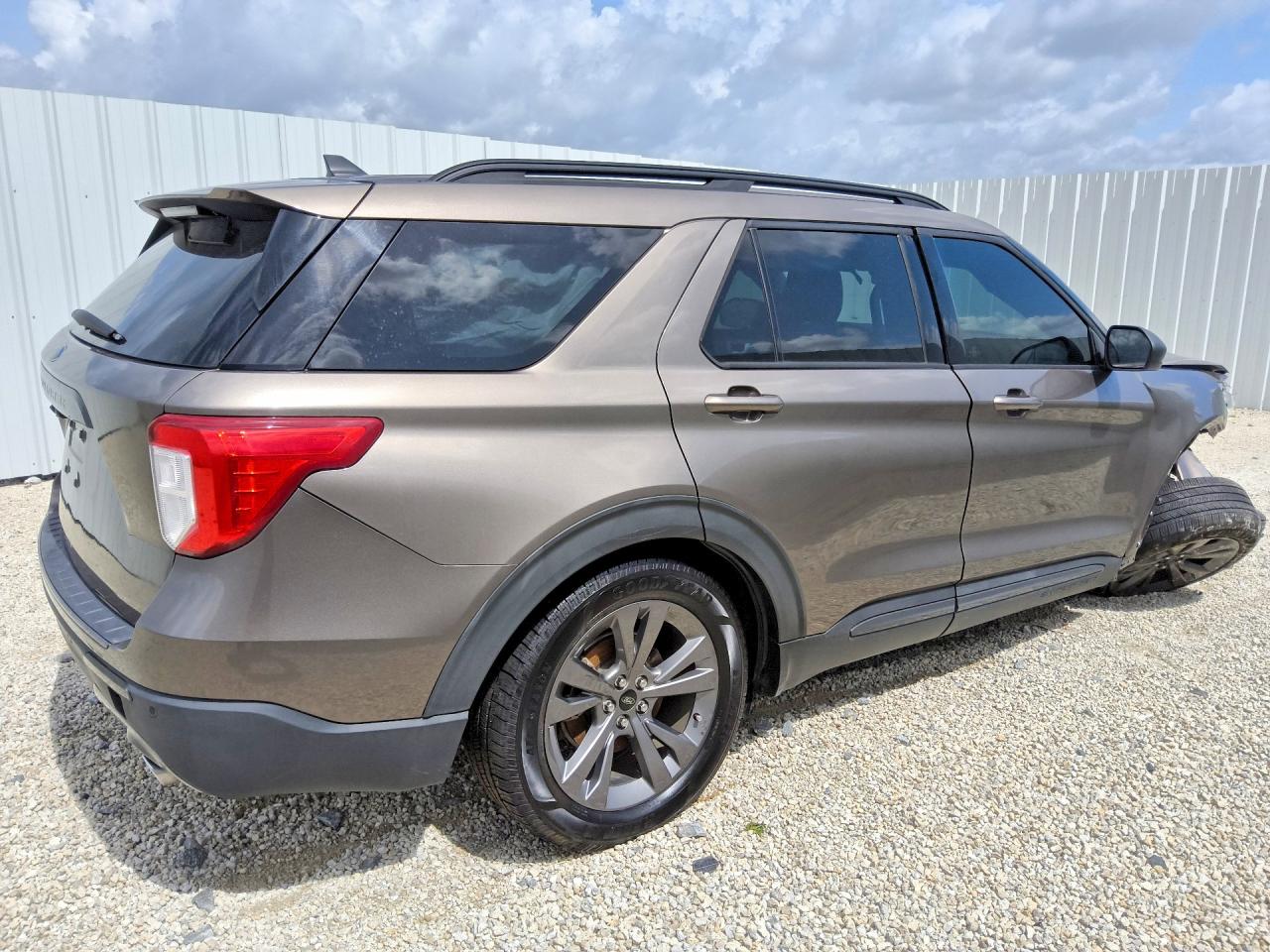 2021 FORD EXPLORER XLT — снимка 3