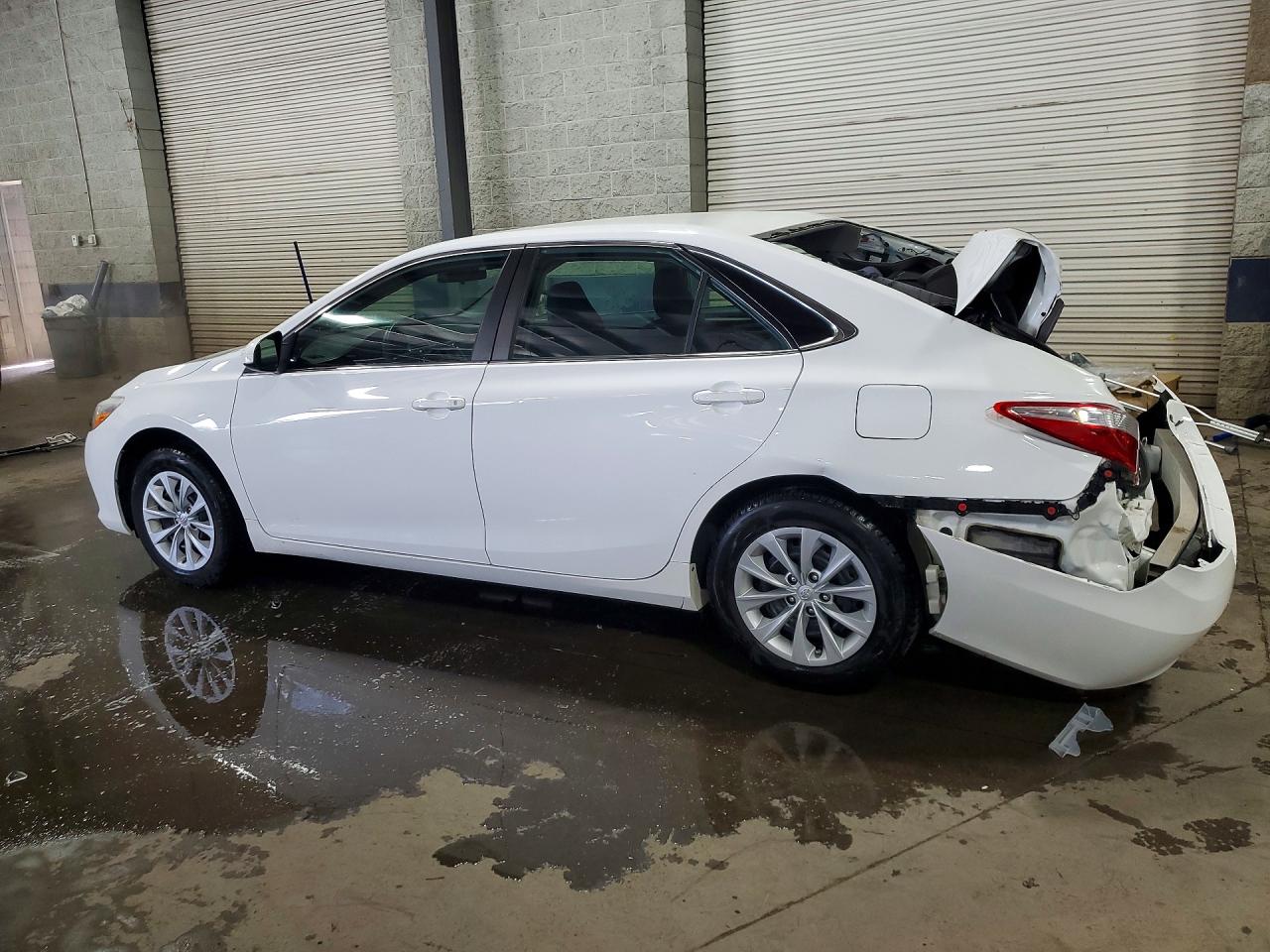 2016 TOYOTA CAMRY LE — снимка 2