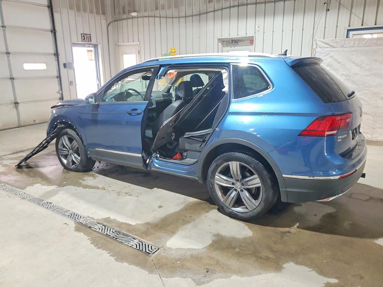 2020 VOLKSWAGEN TIGUAN SE/SEL — снимка 2