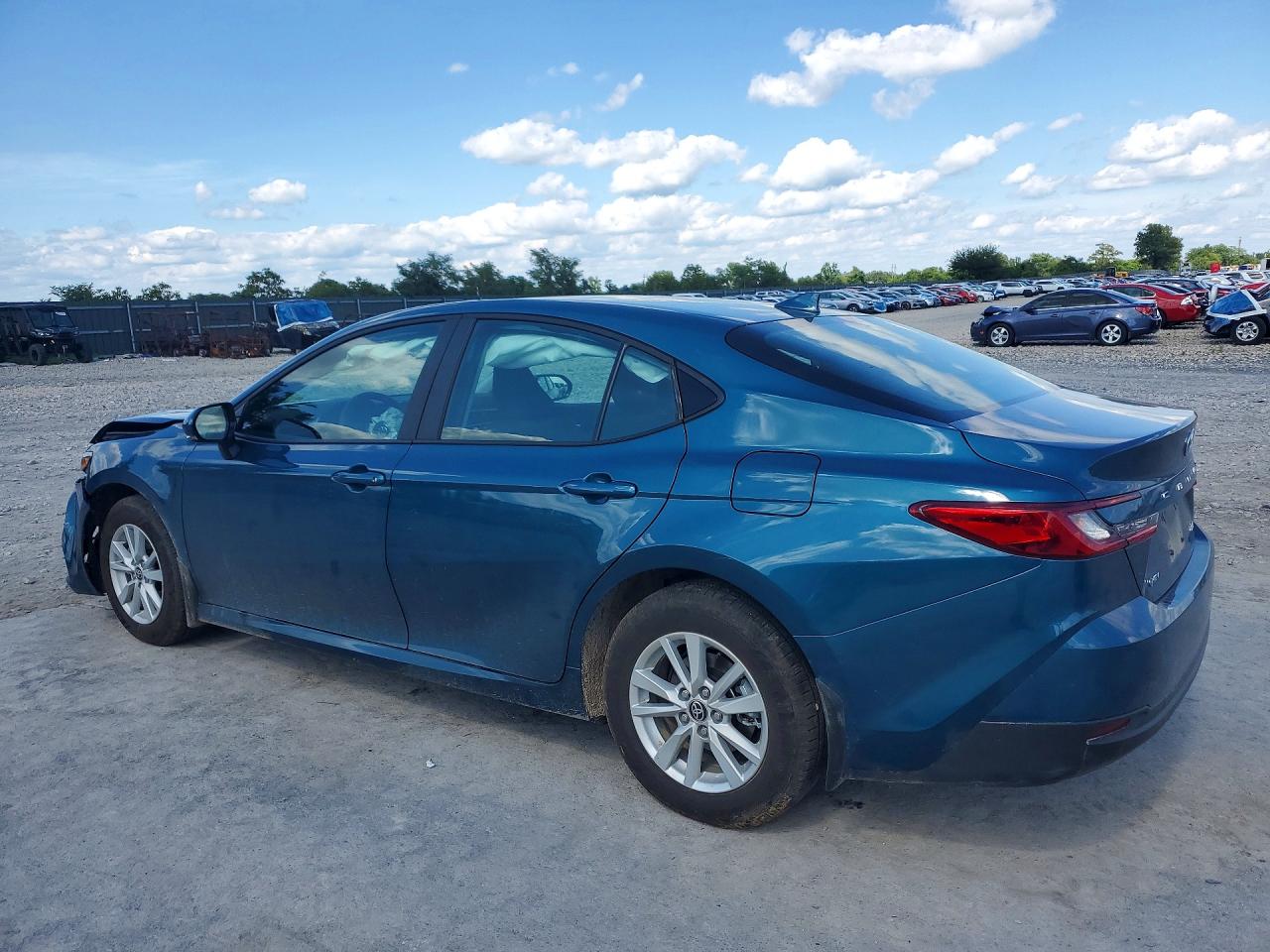 2026 TOYOTA CAMRY HYBRID BASE — снимка 2