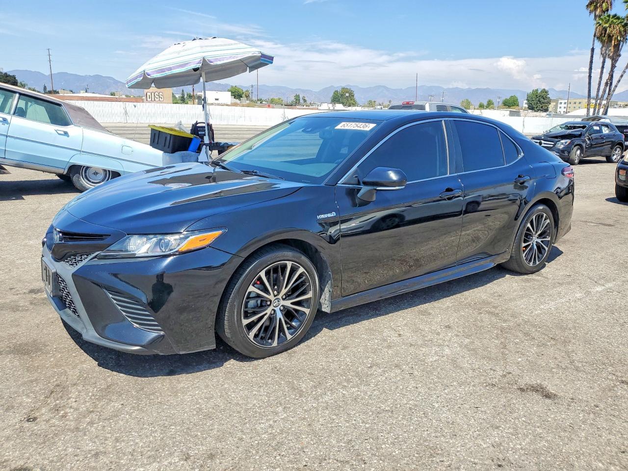 2019 TOYOTA CAMRY HYBRID SE