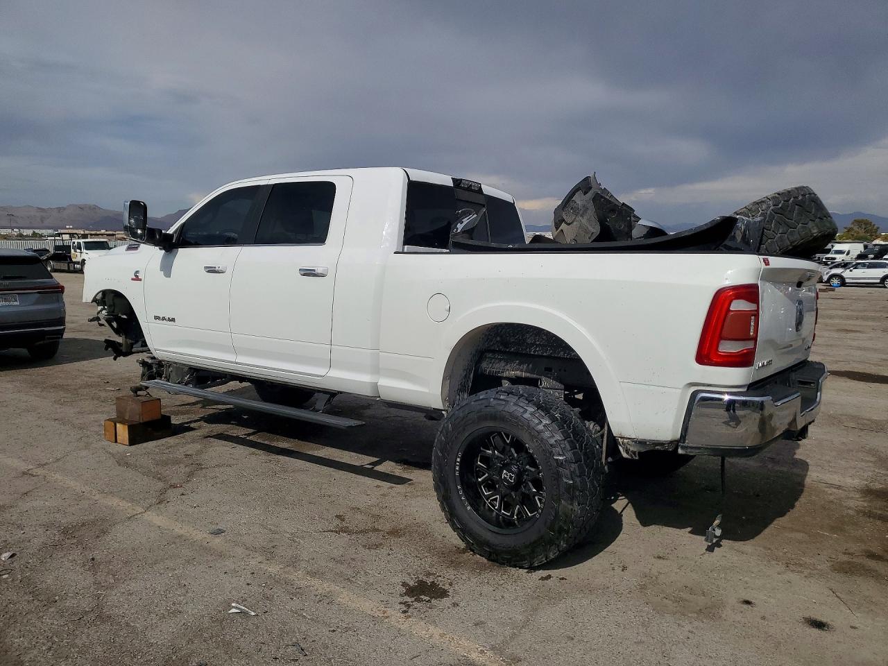 2019 RAM 2500 LARAMIE — снимка 2