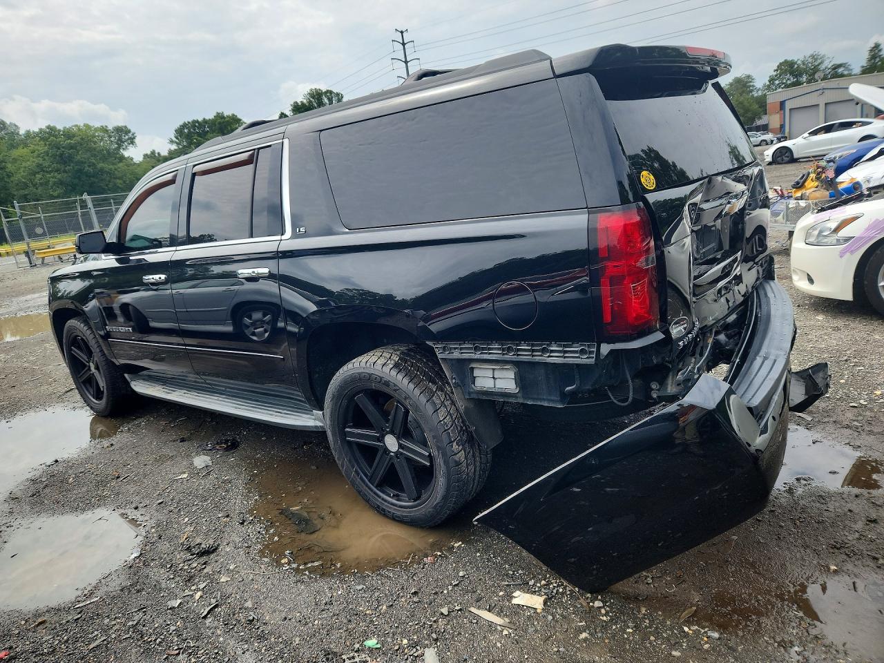2016 CHEVROLET SUBURBAN K1500 LS — снимка 2