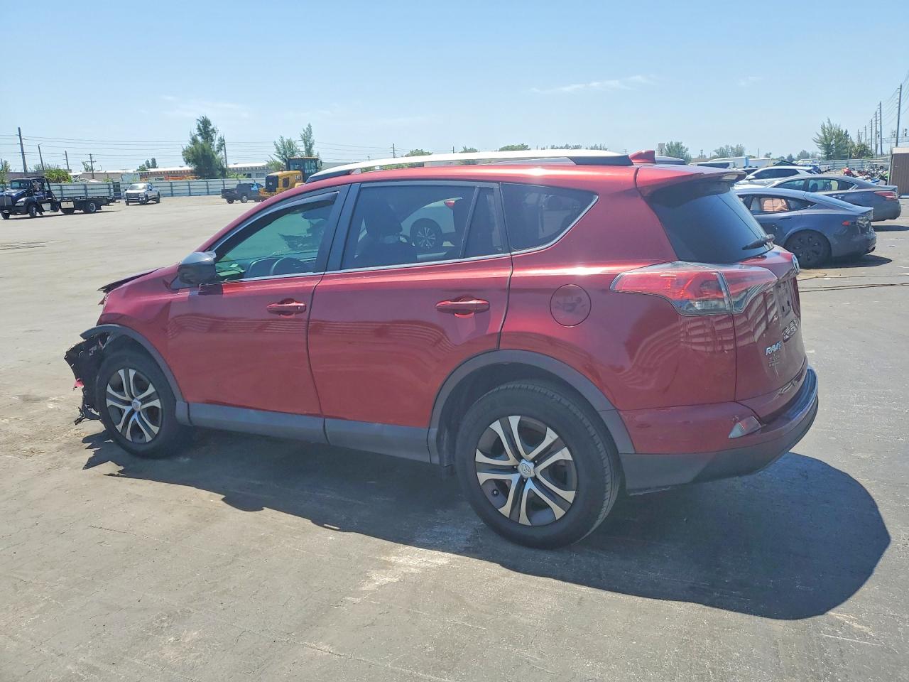 2018 TOYOTA RAV4 LE — снимка 2