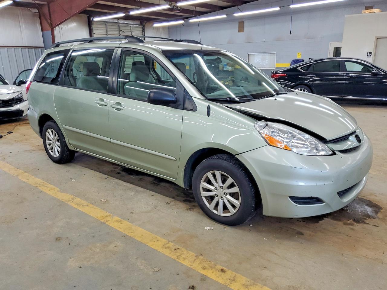2021 TOYOTA SIENNA CE 8 PASSENGER — снимка 4
