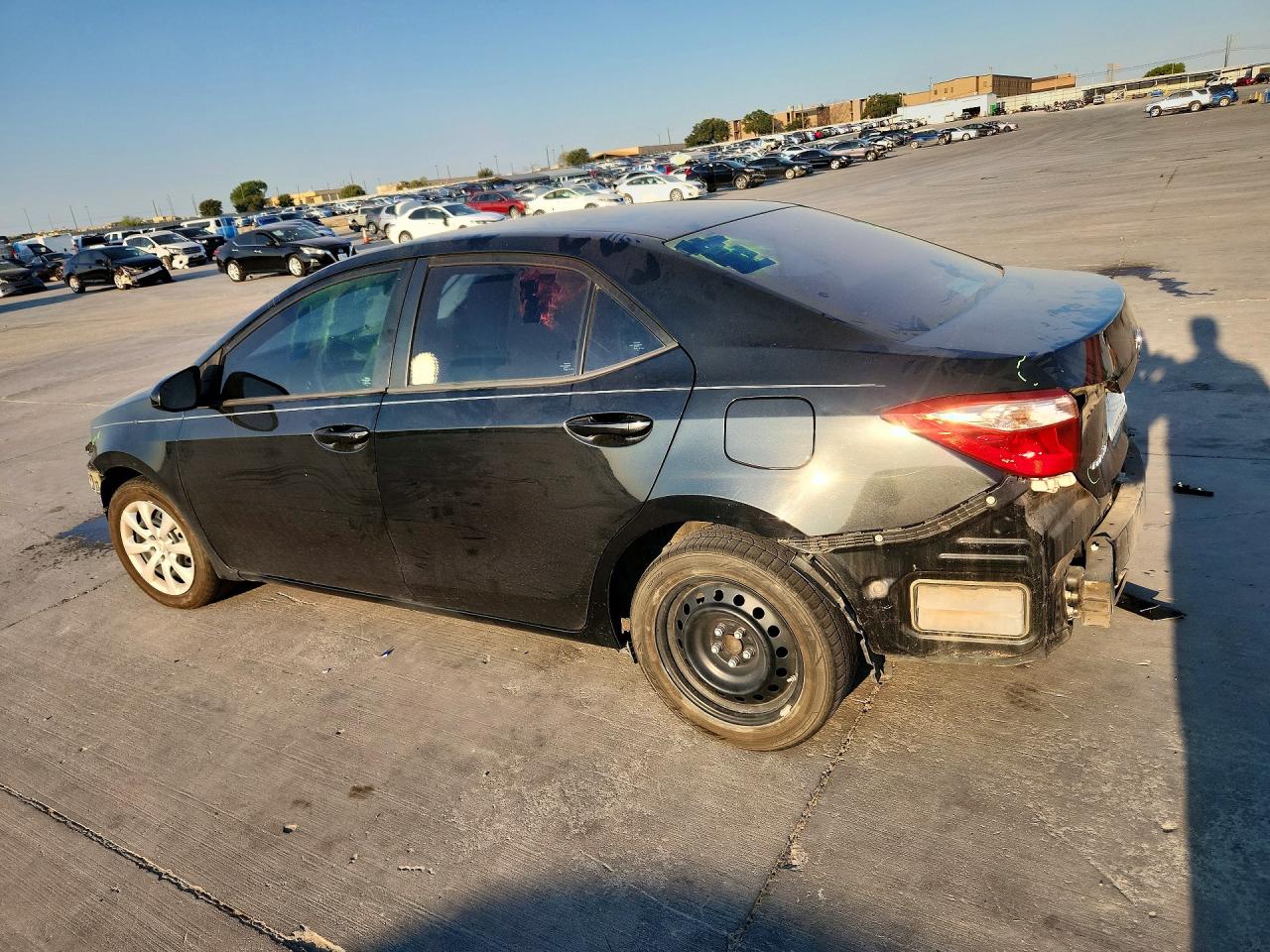 2017 TOYOTA COROLLA LE — снимка 2