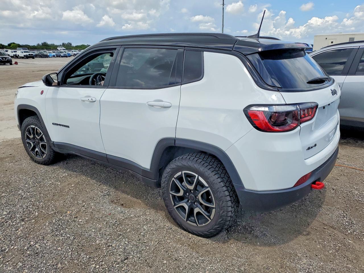 2025 JEEP COMPASS TRAILHAWK — снимка 2