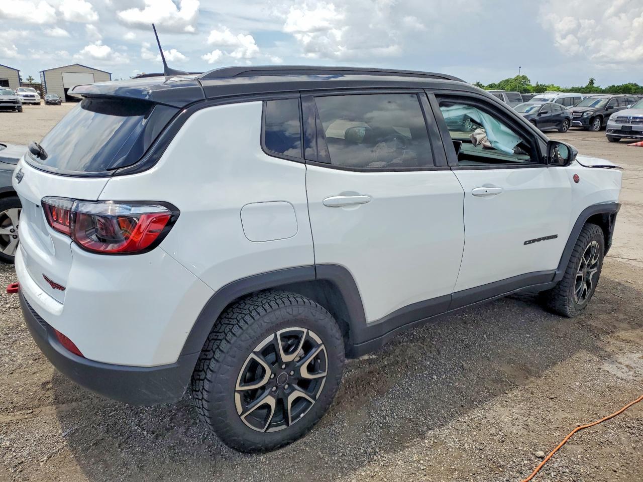 2025 JEEP COMPASS TRAILHAWK — снимка 3