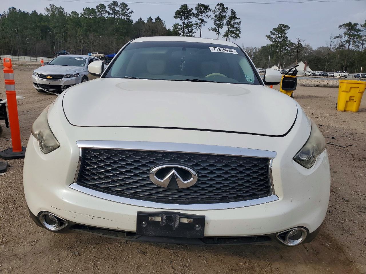 2017 INFINITI QX70 — photo 5