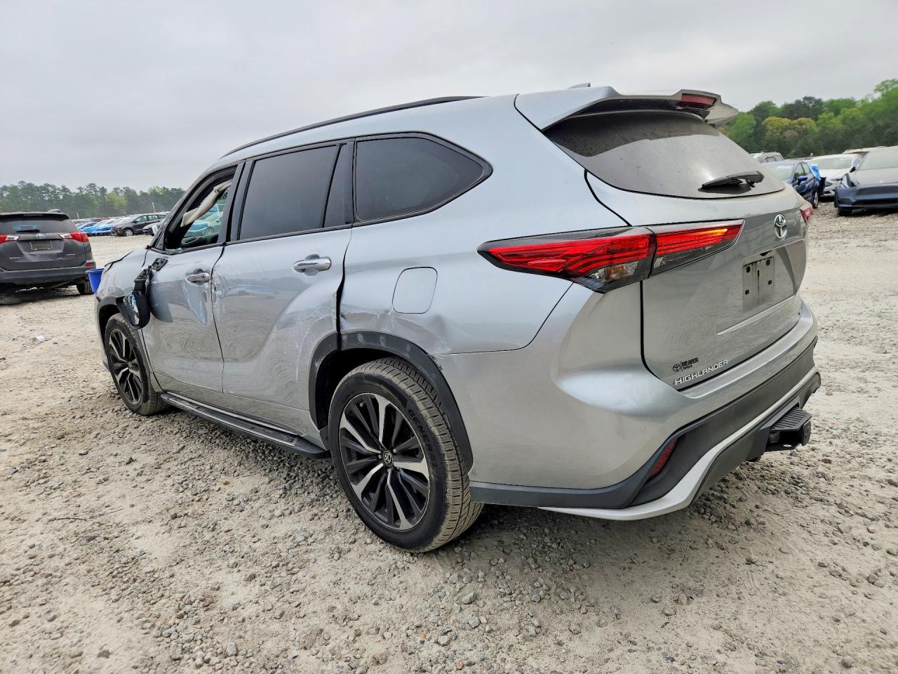 2021 TOYOTA HIGHLANDER XSE — снимка 2
