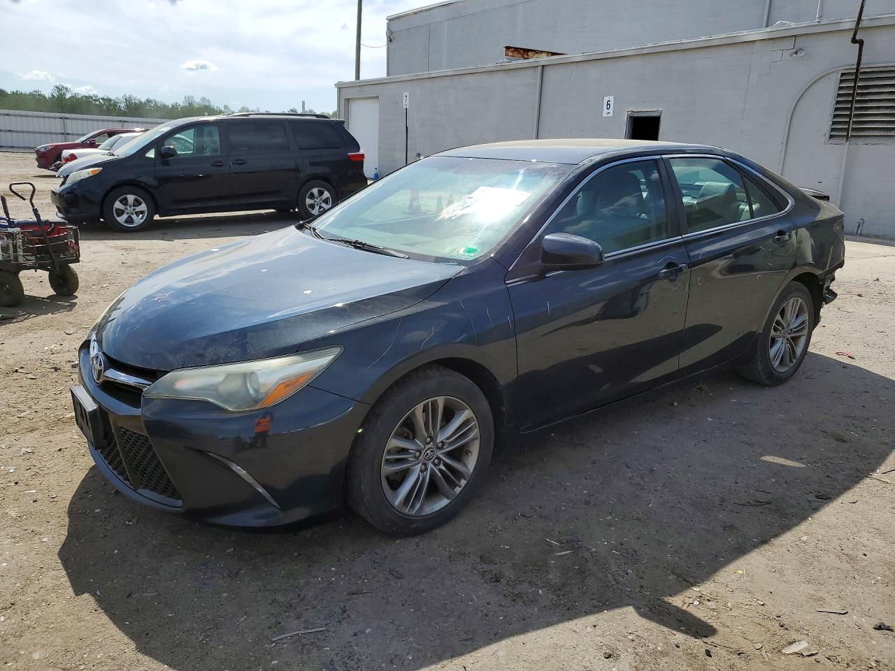 2015 TOYOTA CAMRY SE