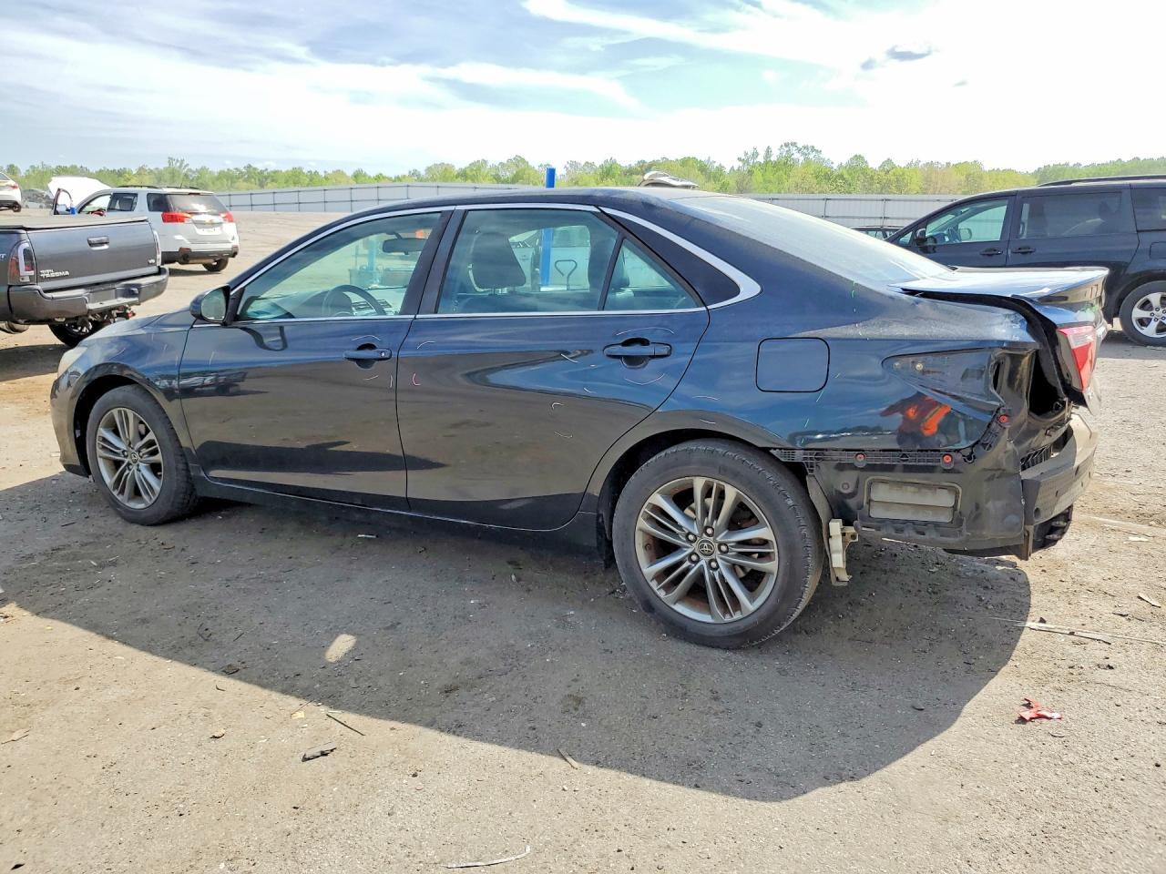 2015 TOYOTA CAMRY SE — снимка 2
