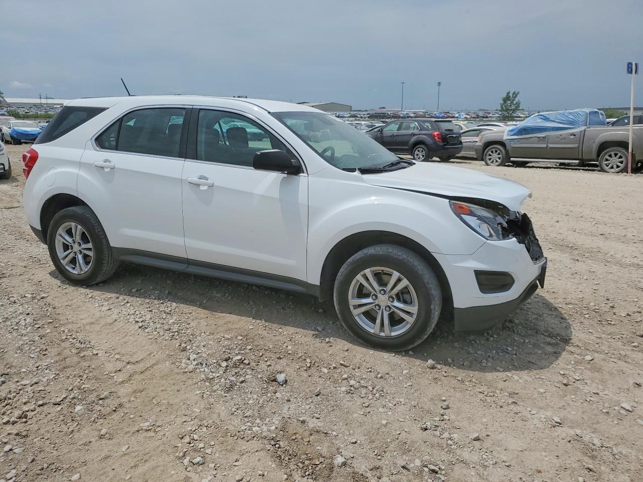 2017 CHEVROLET EQUINOX LS — снимка 4