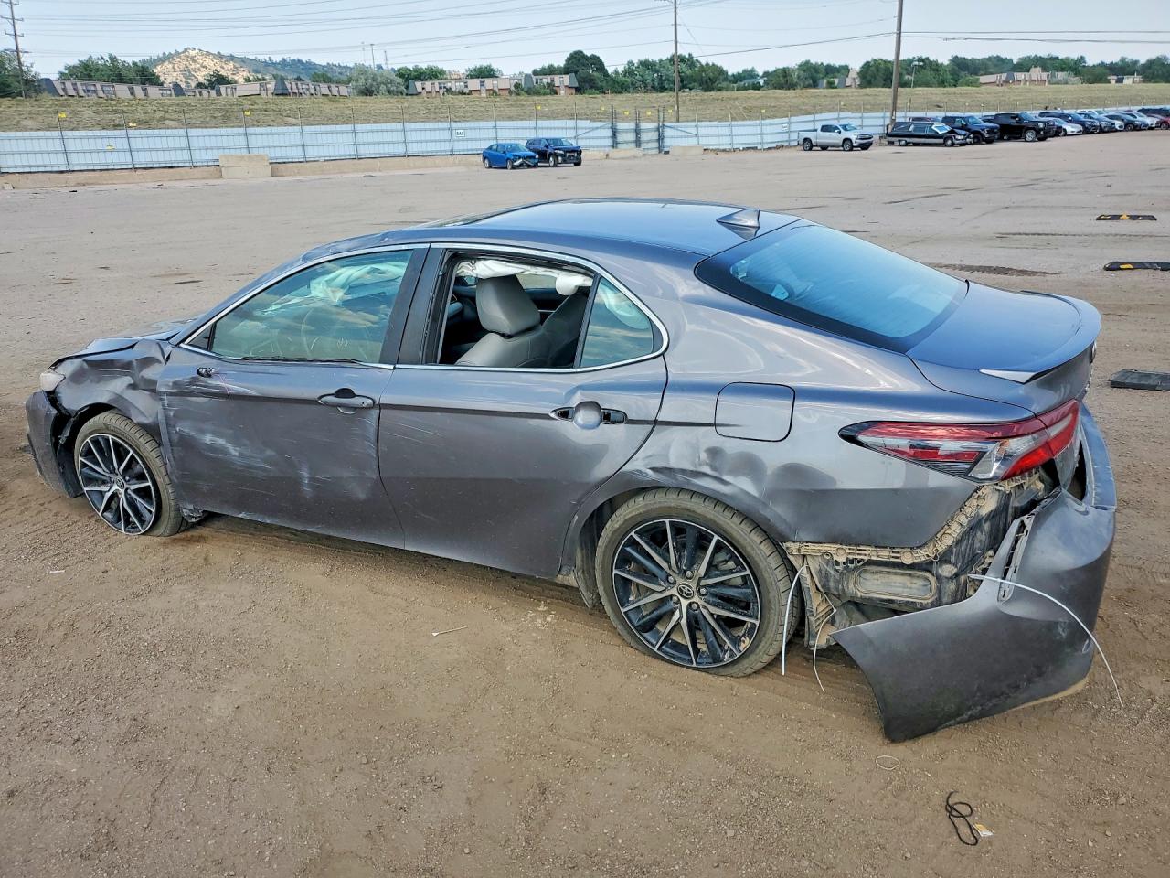 2022 TOYOTA CAMRY SE — снимка 2