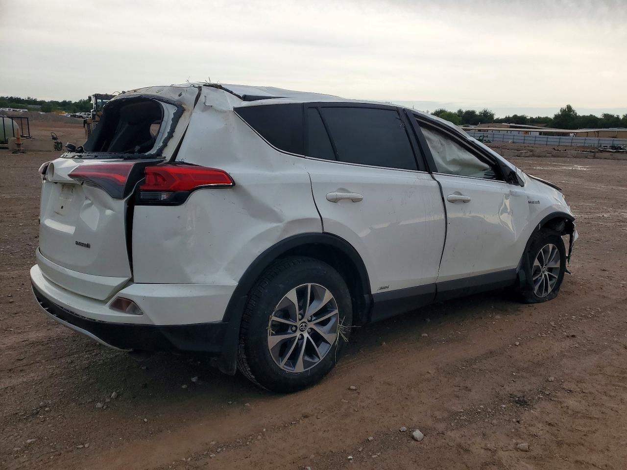 2017 TOYOTA RAV4 HYBRID XLE — снимка 3
