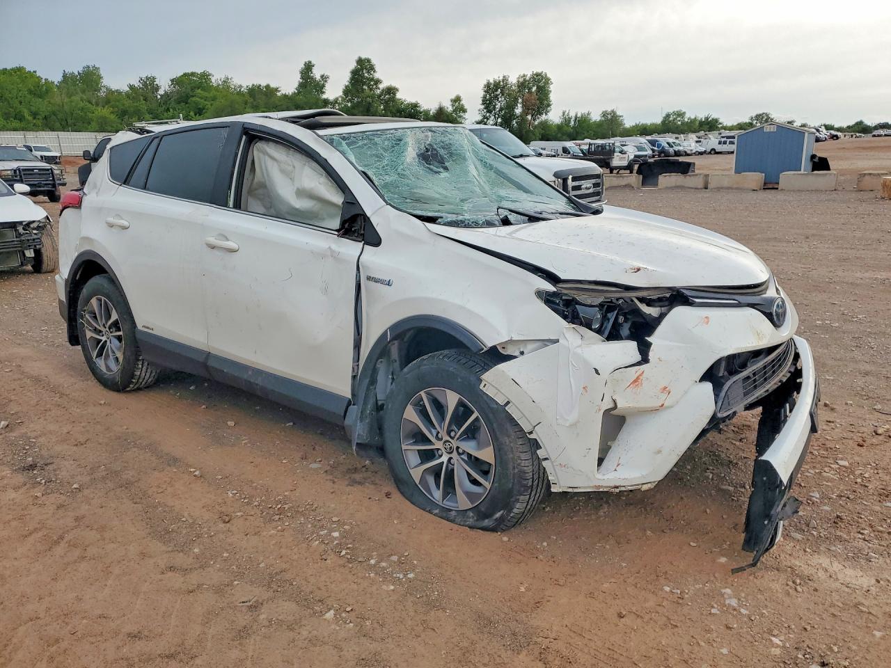 2017 TOYOTA RAV4 HYBRID XLE — снимка 4