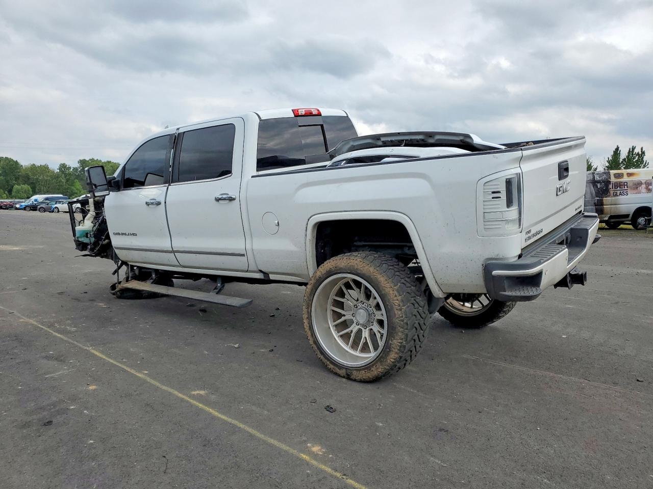 2017 GMC SIERRA K2500 DENALI — снимка 2