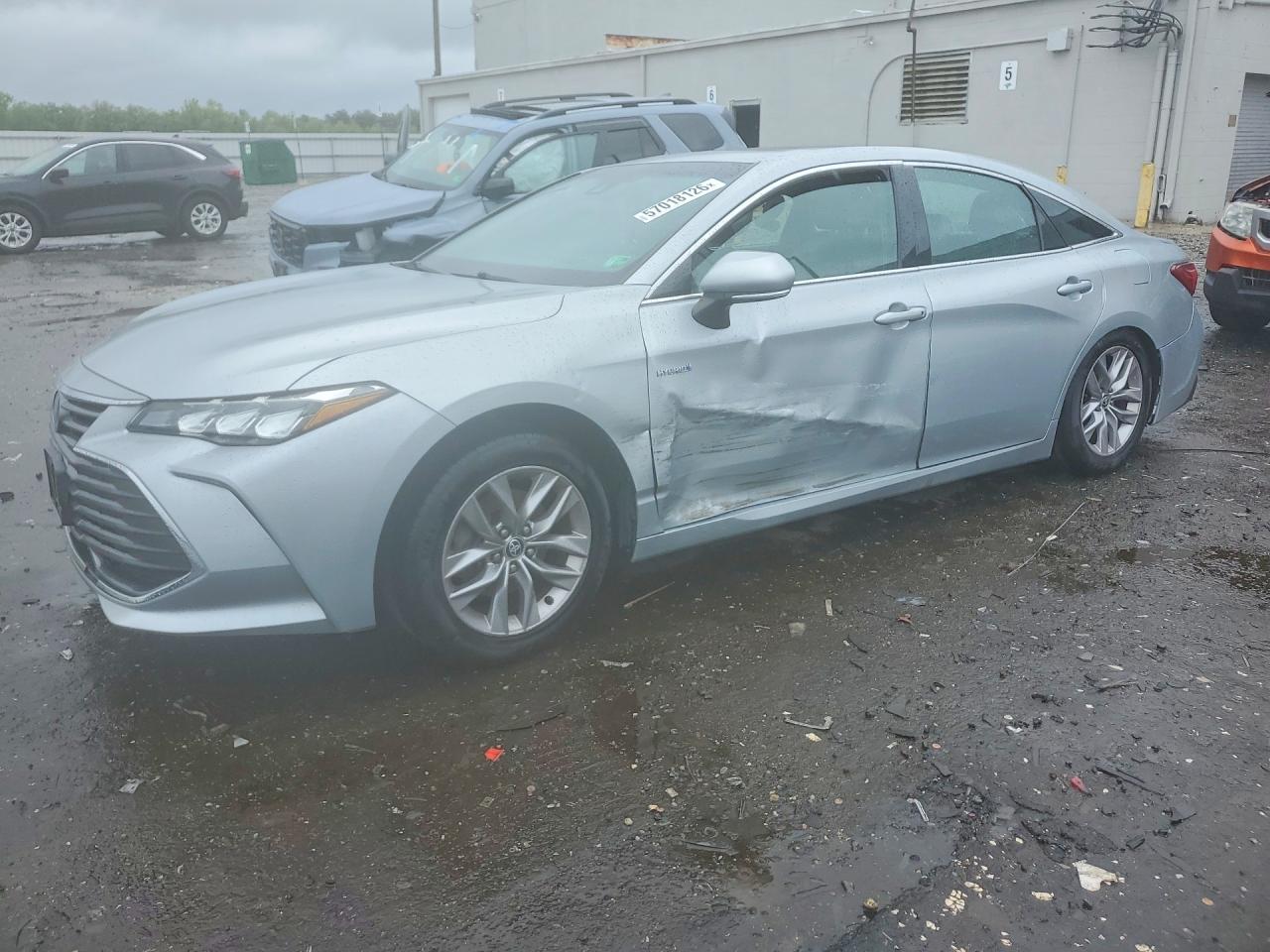 2021 TOYOTA AVALON XLE