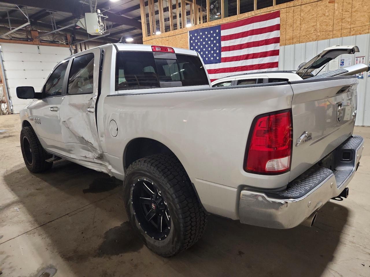 2017 RAM 1500 SLT — снимка 2