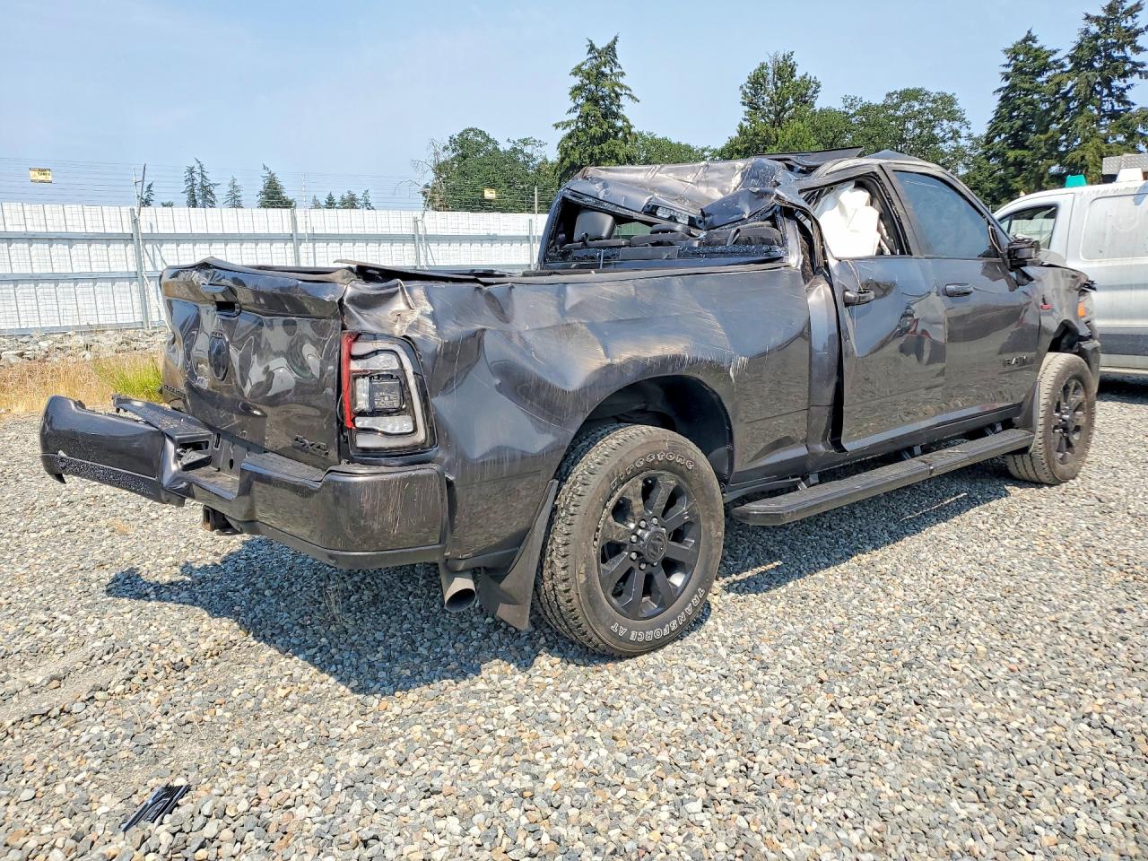 2024 RAM 3500 LARAMIE — снимка 3