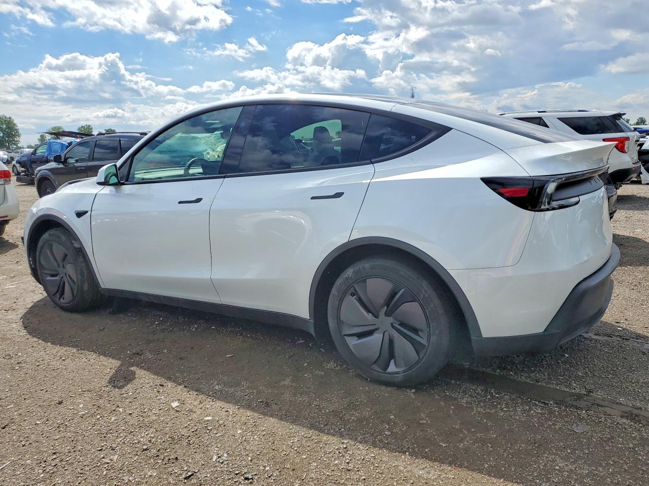 2026 TESLA MODEL Y — снимка 2