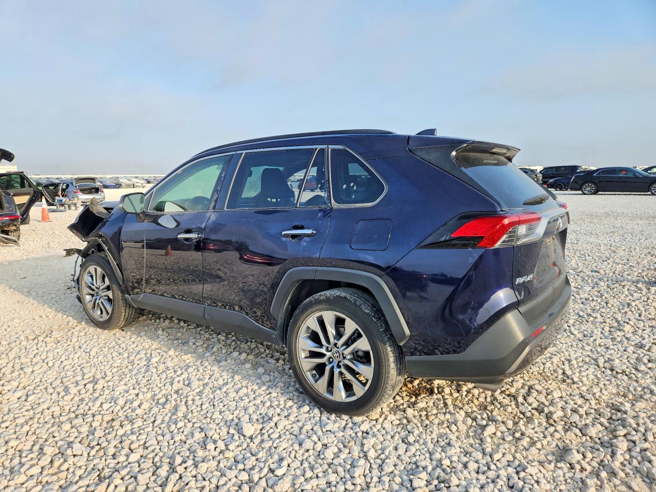 2021 TOYOTA RAV4 LIMITED — снимка 2