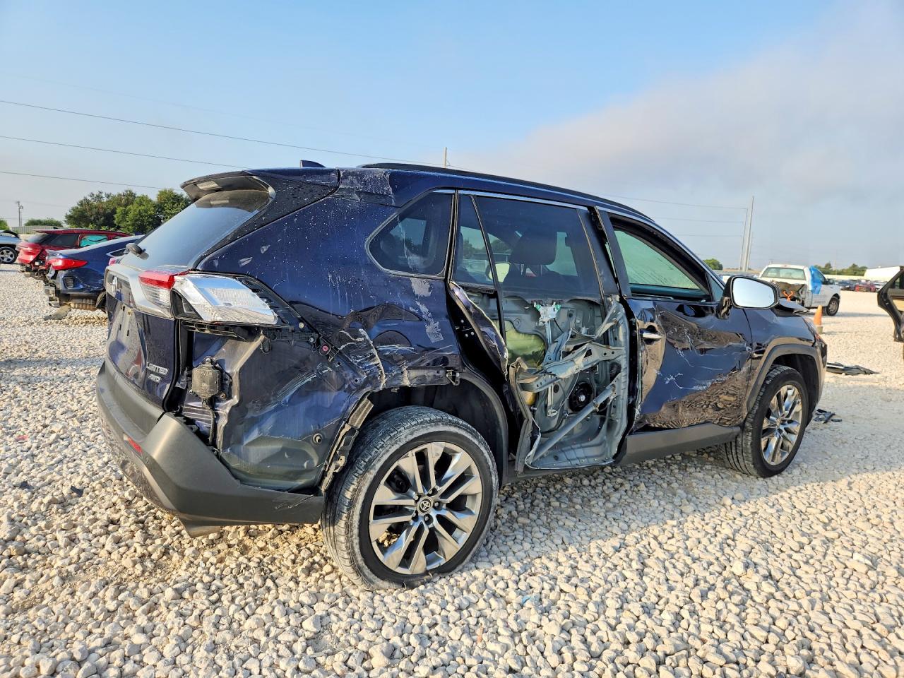2021 TOYOTA RAV4 LIMITED — снимка 3