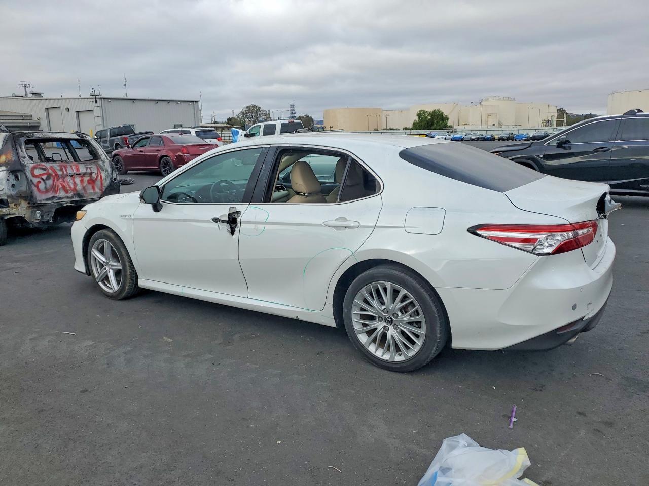 2018 TOYOTA CAMRY HYBRID XLE — снимка 2