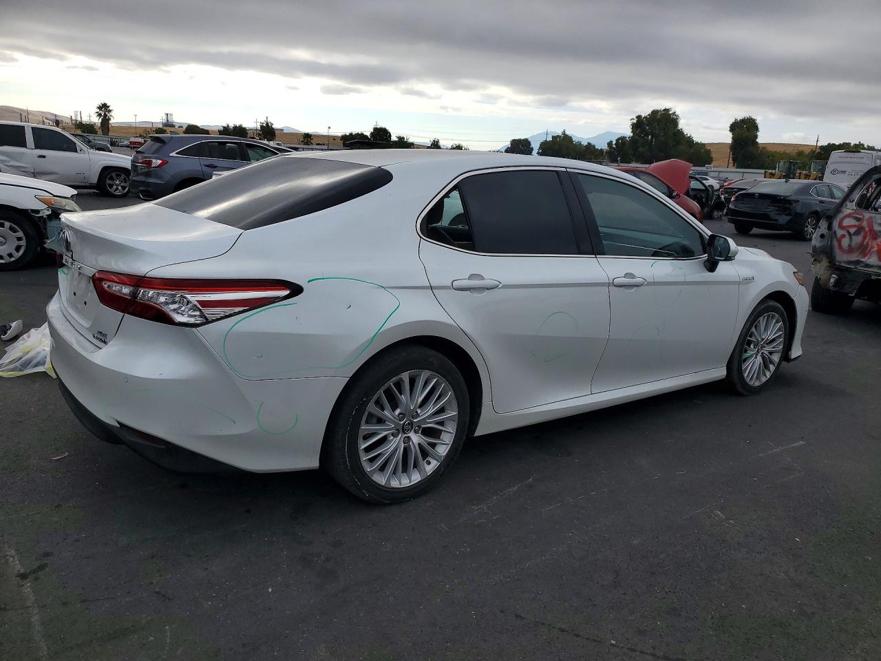 2018 TOYOTA CAMRY HYBRID XLE — снимка 3