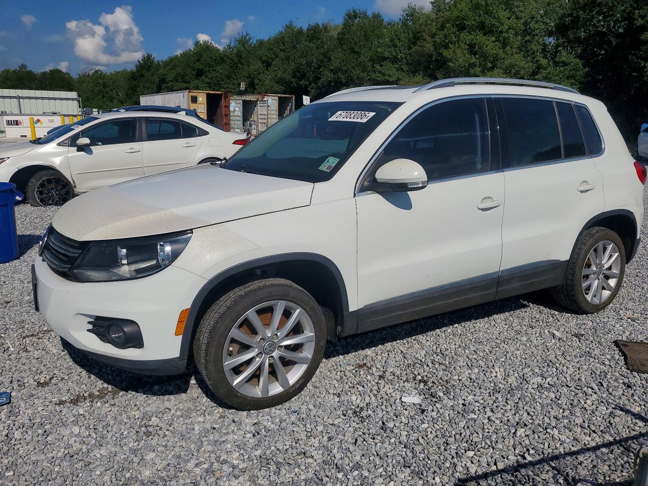 2015 VOLKSWAGEN TIGUAN S