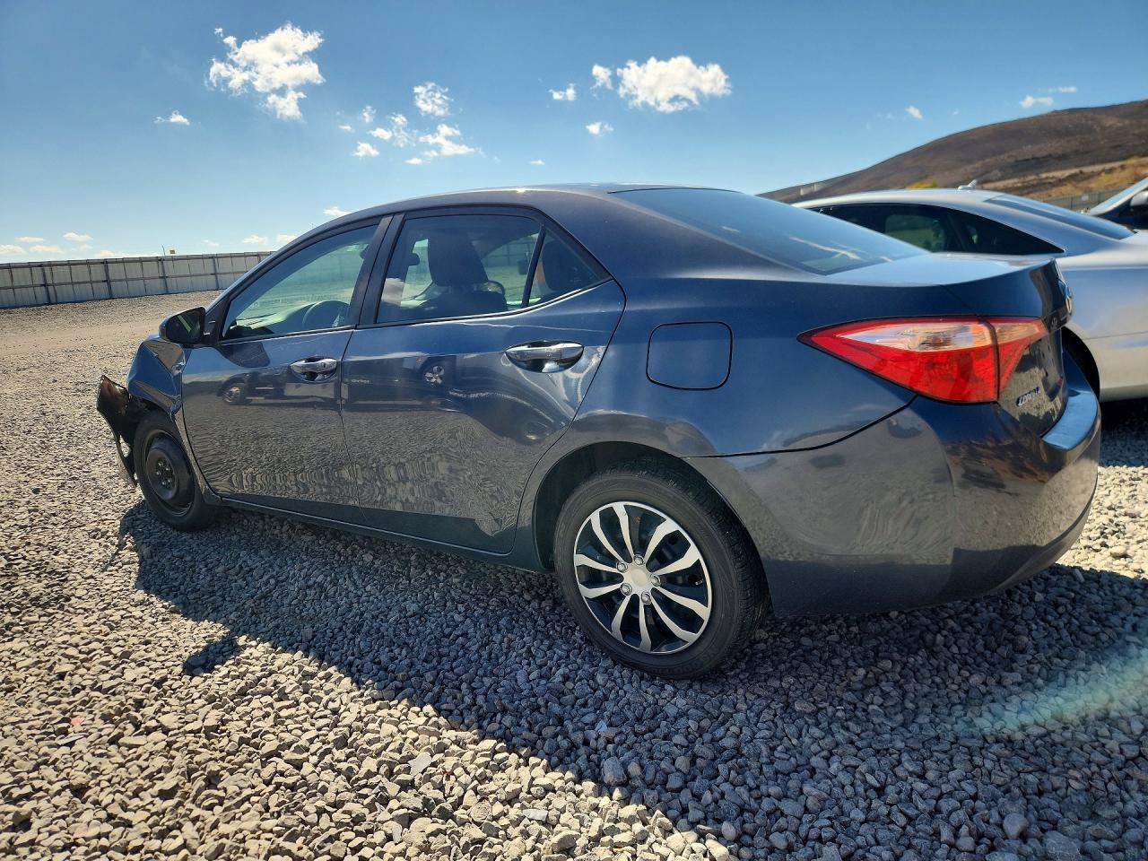 2017 TOYOTA COROLLA LE — снимка 2