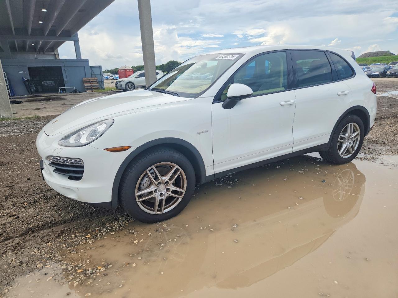 2014 PORSCHE CAYENNE S HYBRID
