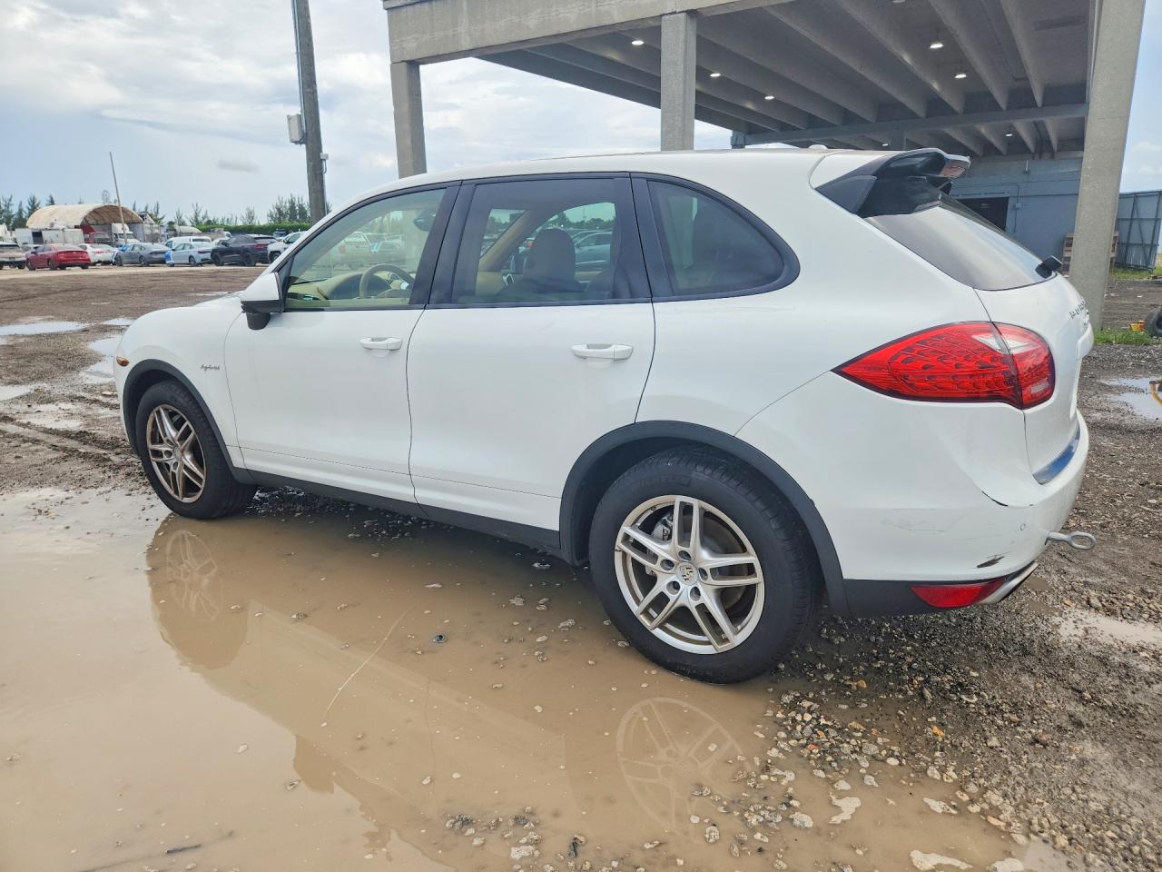 2014 PORSCHE CAYENNE S HYBRID — снимка 2
