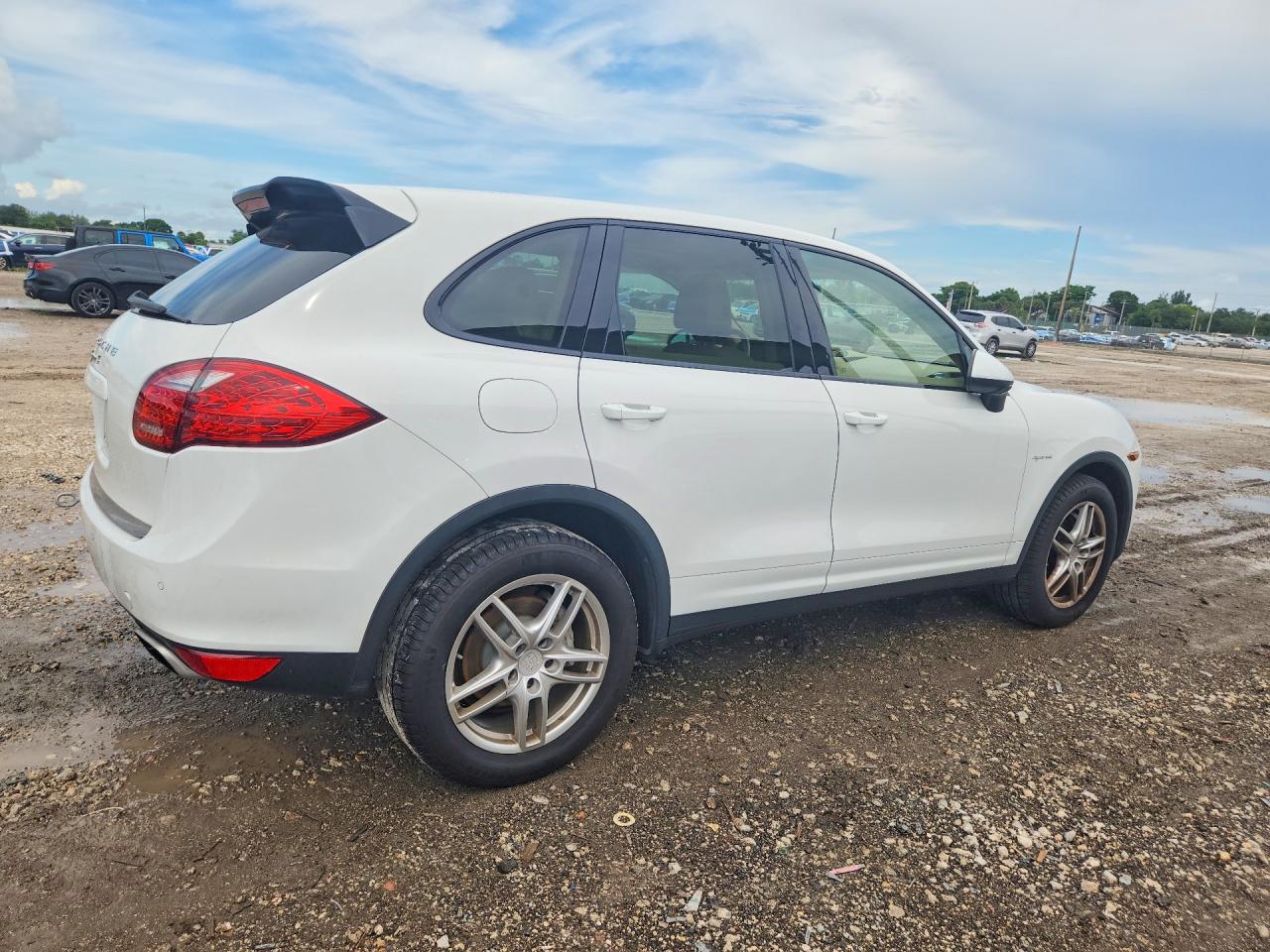 2014 PORSCHE CAYENNE S HYBRID — снимка 3
