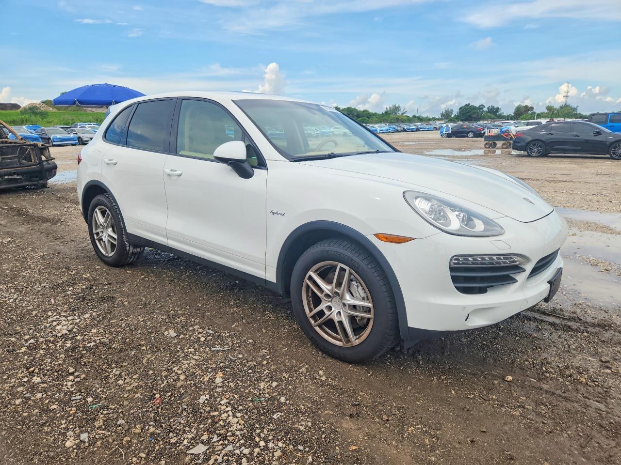 2014 PORSCHE CAYENNE S HYBRID — снимка 4