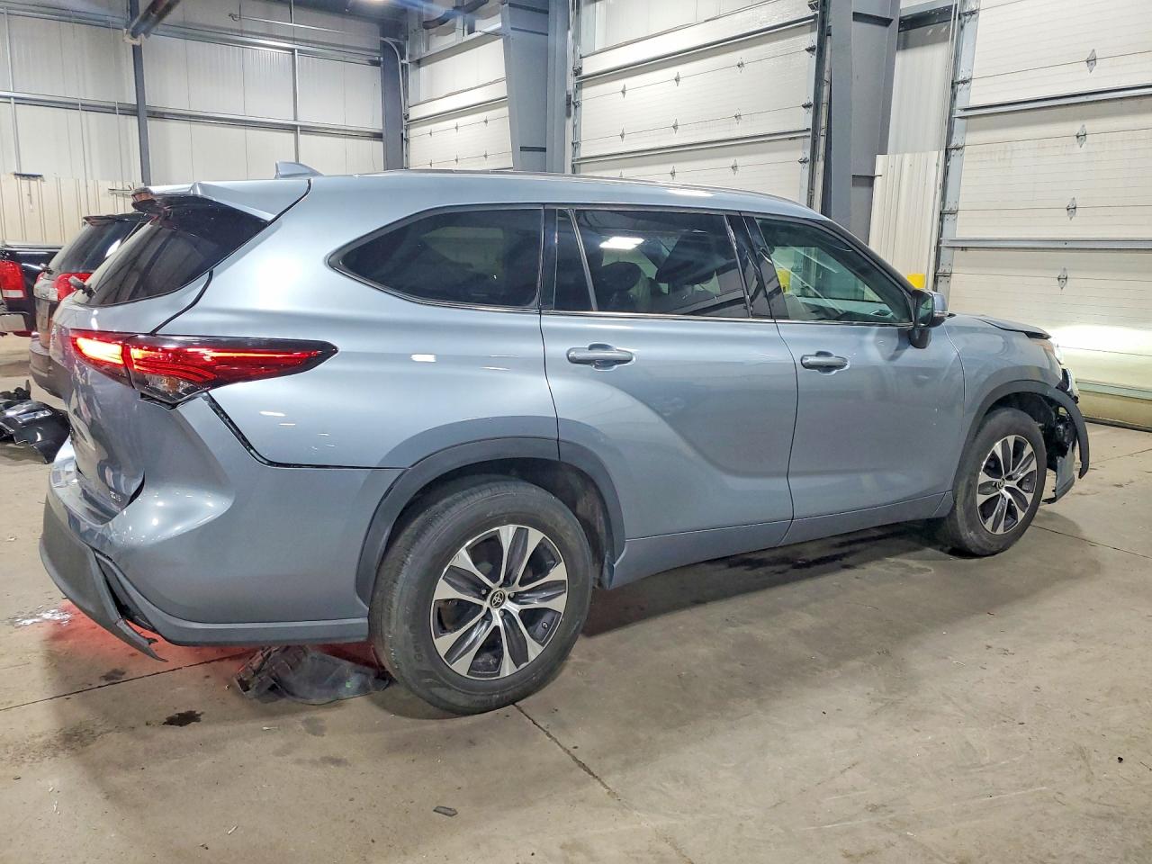 2021 TOYOTA HIGHLANDER XLE — снимка 3