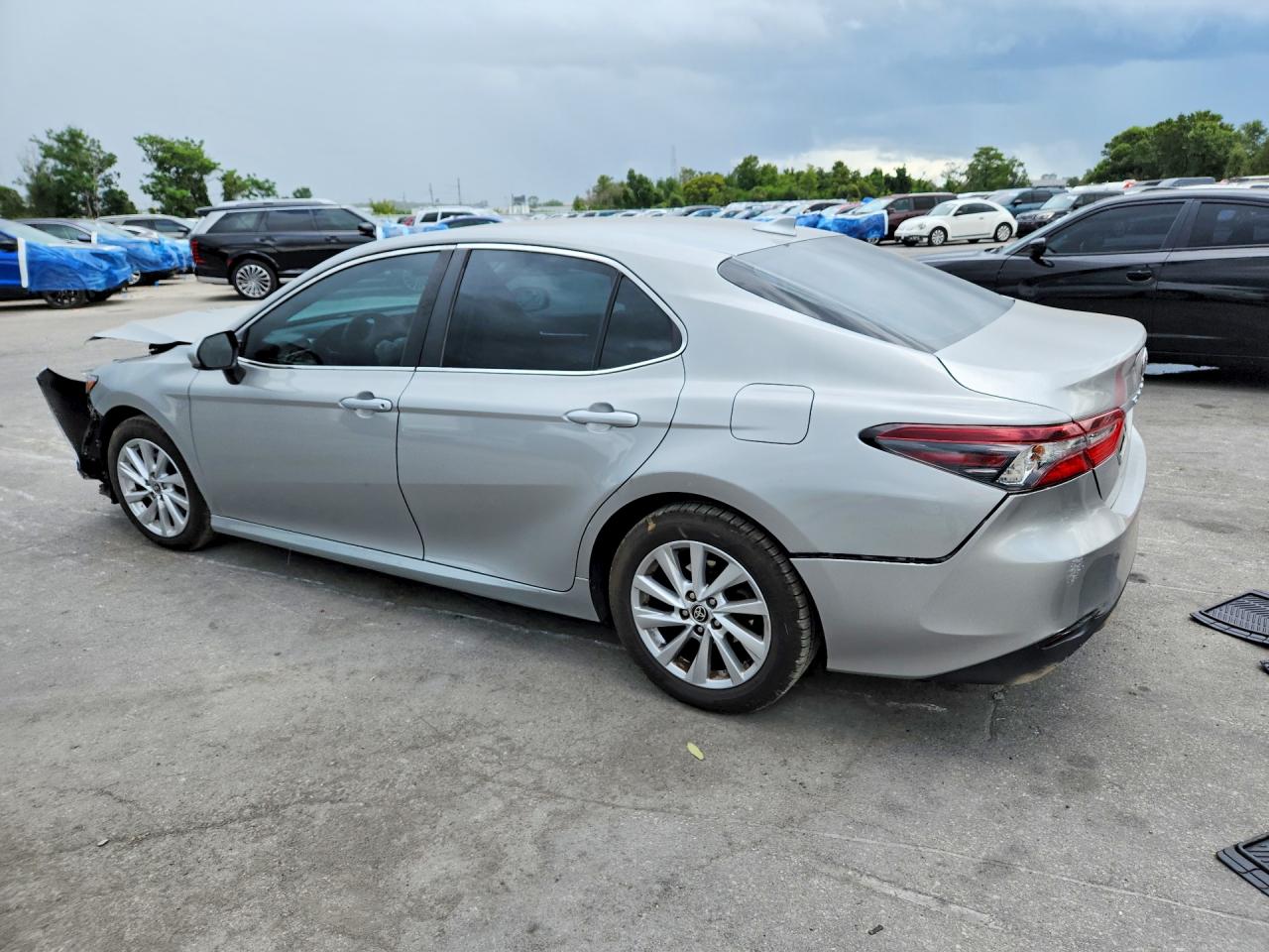 2021 TOYOTA CAMRY LE — снимка 2