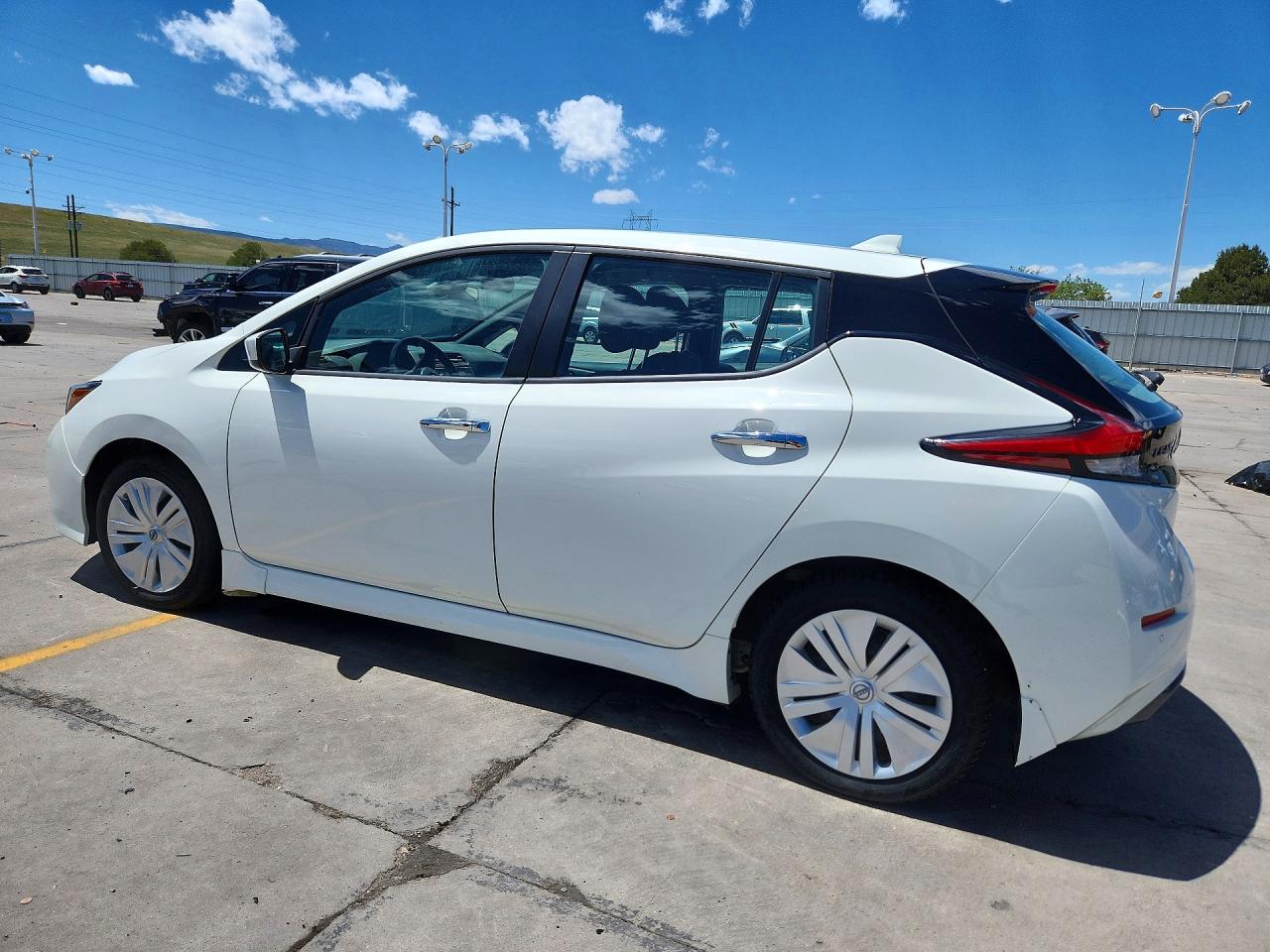 2025 NISSAN LEAF S — снимка 2